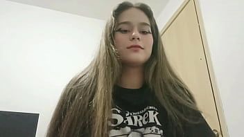Play I get a delicious blowjob from my horny stepsister (part 1)