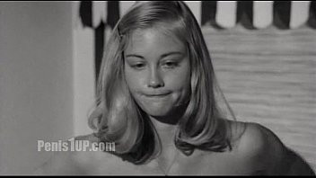 Play Cybill Shepherd - Last Picture Show (pool and bedroom scenes)