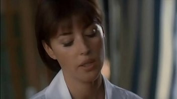 Play Monica Bellucci sex scenes in Manuale'd Amore