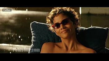 Play Halle Berry - Swordfish