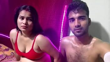 Play Cute college lover hot sex missionary style