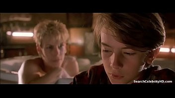 Play Jamie Lee Curtis in Mother's Boys 1994