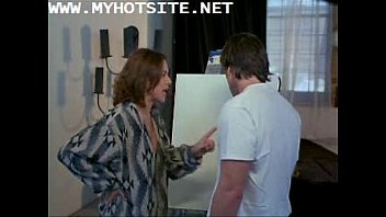Play Kari Wuhrer [Fulll Nude Scene Video]