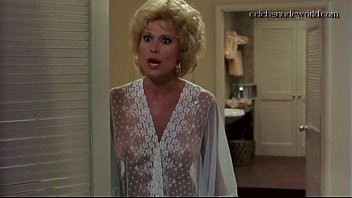Play Leslie Easterbrook - Private Resort (1985)