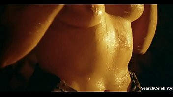 Play Monica Bellucci in Malèna 2000