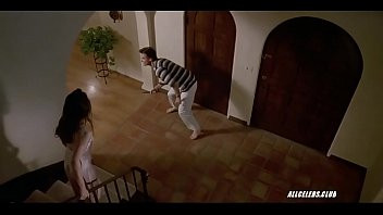 Play Madeleine Stowe in Unlawful Entry 1992