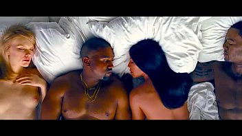 Play Kanye West - Famous