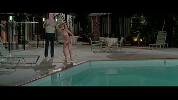 Play Beverly D'Angelo in Vacation (1984)