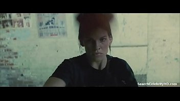 Play Hilary Swank in Million Dollar Baby 2004