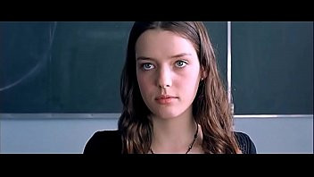 Play Roxane Mesquida Sexes tres opposes 2002