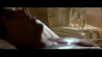 Play Theresa Russell in Wild Things 1998