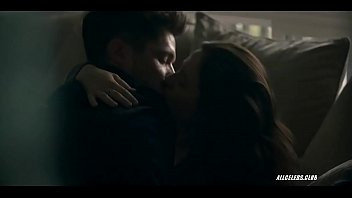 Play Caroline Dhavernas - Blue Moon - S02E10