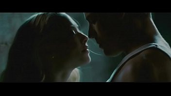Play Amanda Seyfried in Dear John (2011)