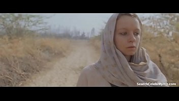 Play Jeanne Balibar in Code 2003