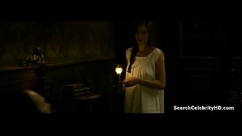 Play Georgia Scalliet and Alix Benezech - L’odeur de la Mandarine (2015)