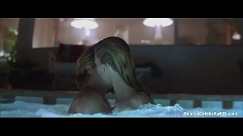 Play Natasha Henstridge in Species 2000