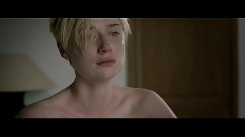 Play Elizabeth Debicki in The Night Manager (2016)