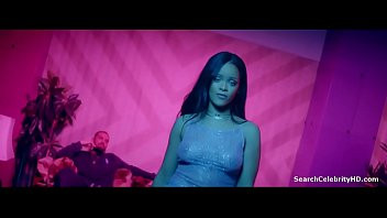 Play Rihanna in Work 2016