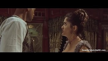 Play Salma Hayek in Wild Wild West (1999)