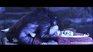 Play Sadie Frost in Dracula (1992)