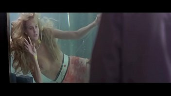Play Daryl Hannah in Splash (1985)