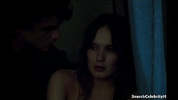 Play Ana Girardot - Les Revenants S02E02 (2015)