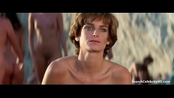 Play Valérie Quennessen in Summer Lovers 1982