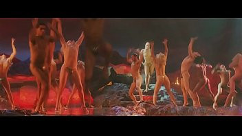 Play Elizabeth Berkley in Showgirls (1997)