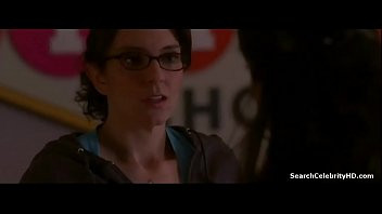 Play Salma Hayek, Tina Fey in 30 Rock (2006-2011)