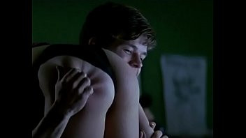 Play Alyssa Milano in Fear 1997