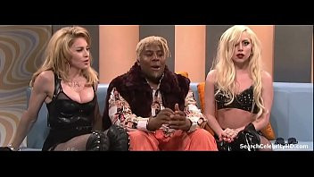 Play Madonna, Lady Gaga in Saturday Night Live (1976-2016)