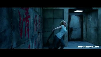 Play Scarlett Johansson in Lucy 2015