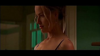 Play Elisabeth Shue in The Trigger Effect (1998)