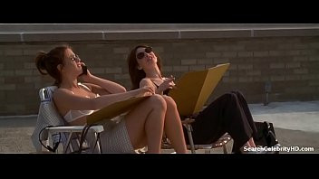 Play Jennifer Aniston in Picture Perfect 1997