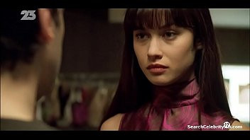 Play Olga Kurylenko Serpent 2006