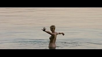 Play Elizabeth Debicki in The Night Manager (2017) - 3