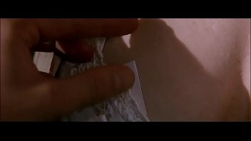 Play Elisabeth Shue in The Saint (1997)