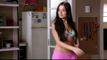 Play Isis Valverde Cameltoe