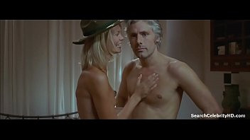 Play Maria Tornberg, Amy de Lucia in Super Troopers (2001)