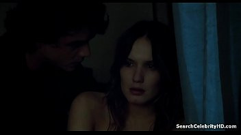 Play Ana Girardot - Les Revenants S02E02