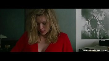 Play Michelle Pfeiffer in The Fabulous Baker Boys 1989