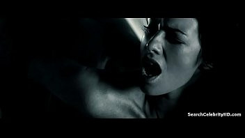 Play Lena Headey in 300 2006