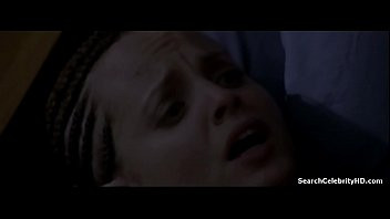 Play Mena Suvari in Stuck (2007)