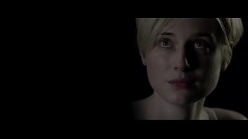 Play Elizabeth Debicki in The Night Manager (2016) - 3