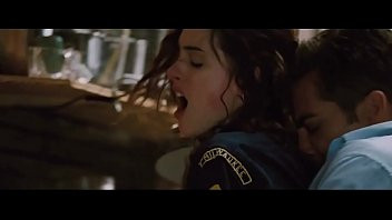 Play Anne Hathaway in Love and Other Drugs (2010) - 6