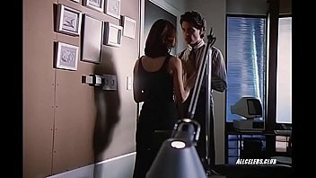 Play Kim Delaney in The Temptress 1995