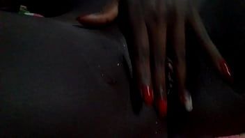 Play The black one with the fleshy pussy and all cum and the grelão all pink inside