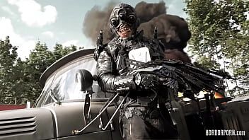 Play HORRORPORN - Alien Invaders